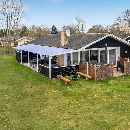3 Bedroom Cozy In *