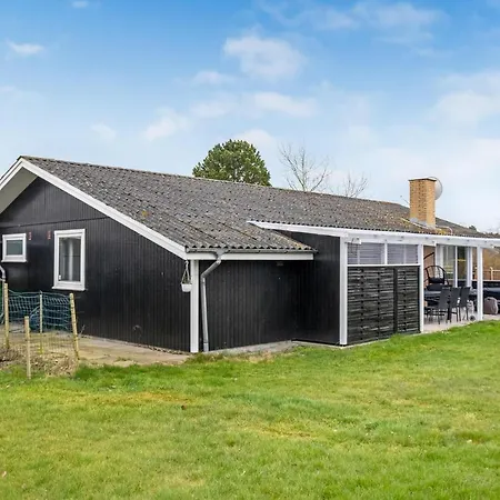 3 Bedroom Cozy In *