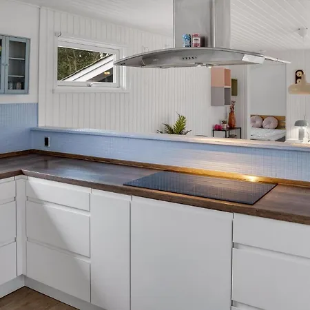 3 Bedroom Cozy In Holiday home