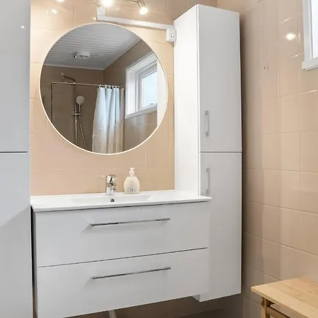 3 Bedroom Cozy In Σπίτι διακοπών *